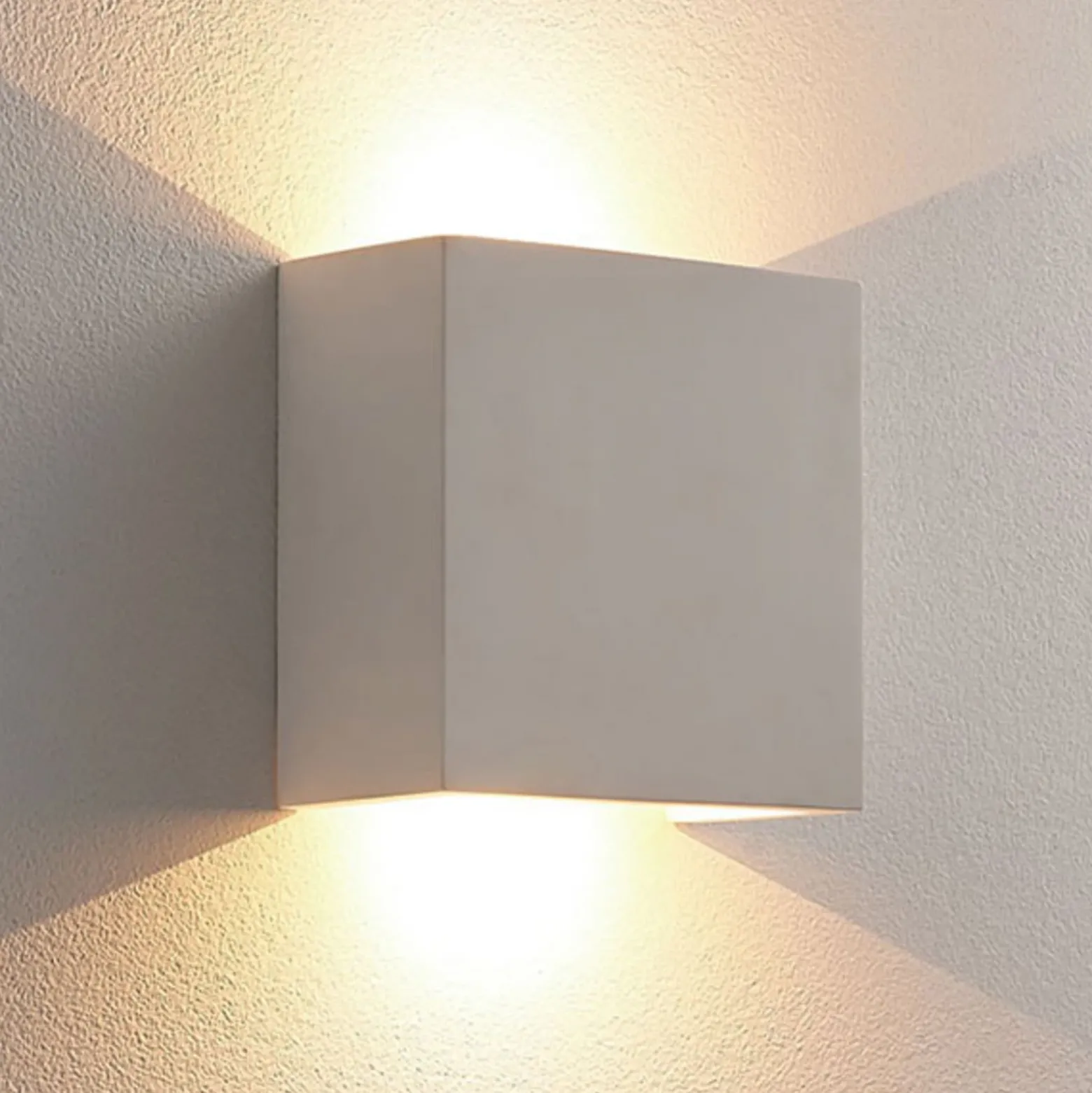 Anneke - Aplique LED angular de escayola
