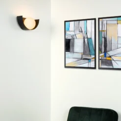 Aplique Benni, pantalla esférica de vidrio, negro