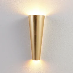 Aplique de forma perfecta Conan en oro