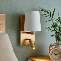 Aplique de pared Aiden de Lindby, 30 cm, latón antiguo, brazo de lectura LED