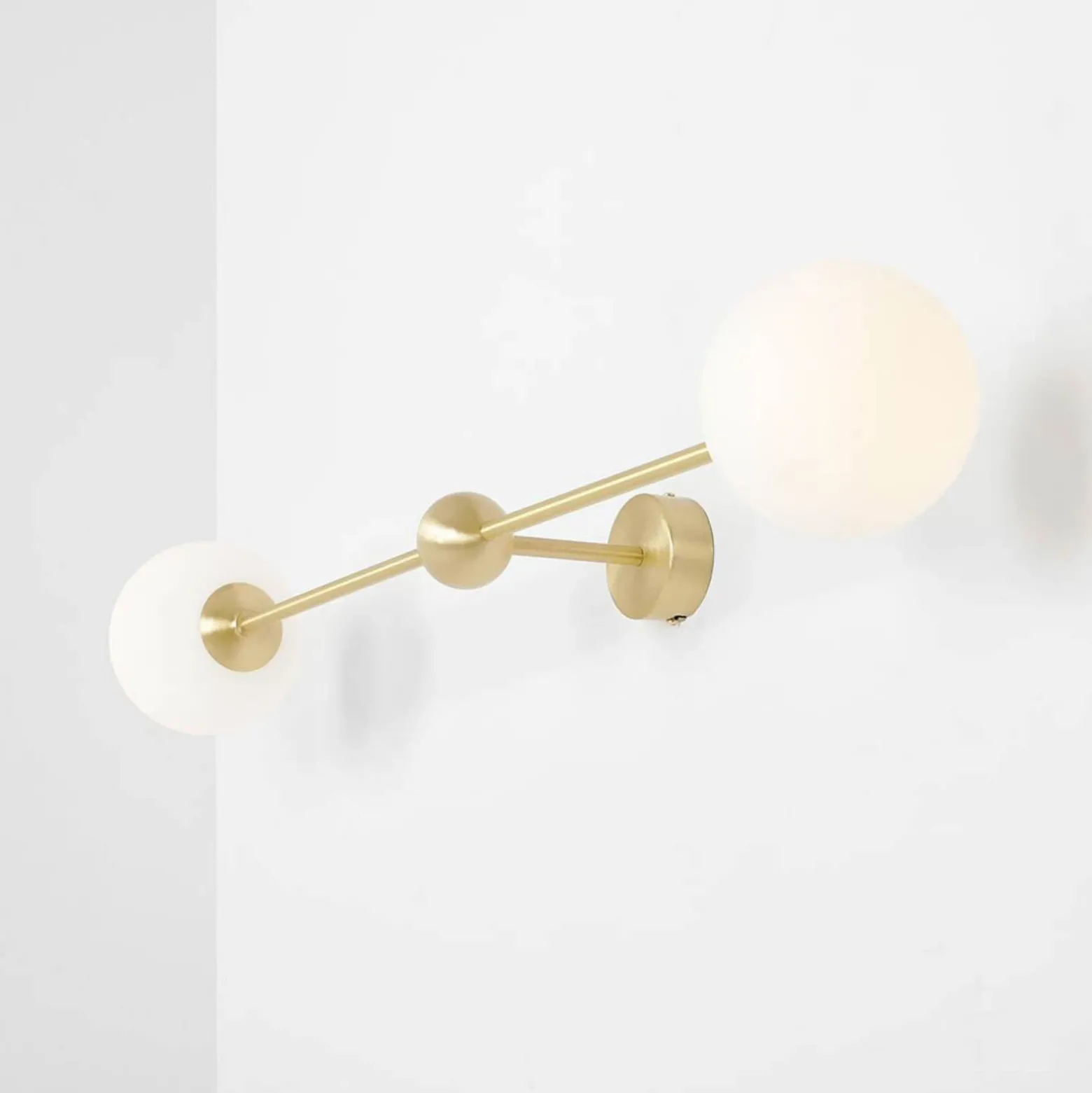 Aplique de pared Alison, 2 luces, latón/blanco, 89 cm
