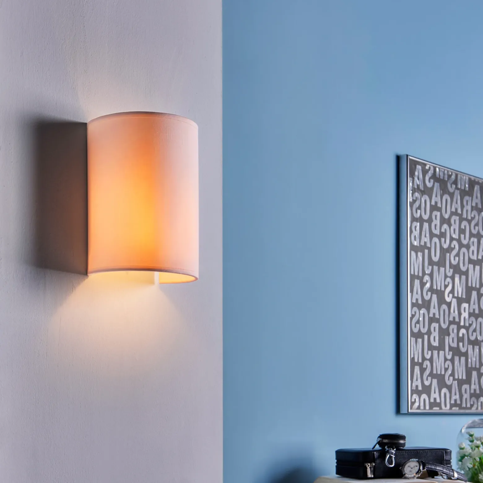 Aplique de pared Annalisa de Lindby, altura 20 cm, blanco, textil