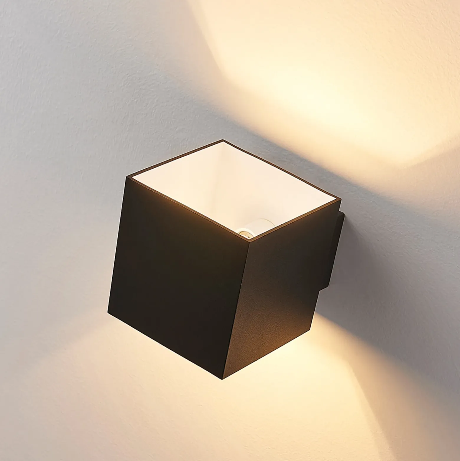 Aplique de pared Arcchio Zuzana, angular, negro, G9, 10 cm de ancho
