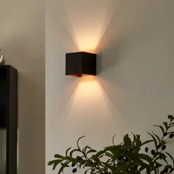 Aplique de pared Arcchio Zuzana, angular, negro-dorado, G9, 10 cm