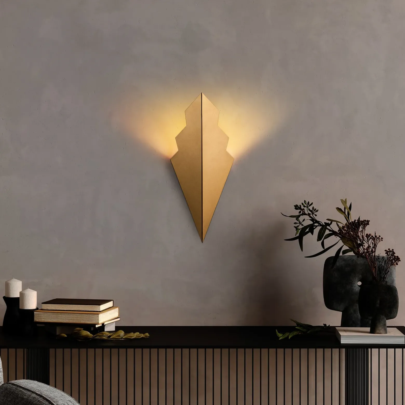 Aplique de pared ARROW, color dorado, altura 40 cm, metal, G9