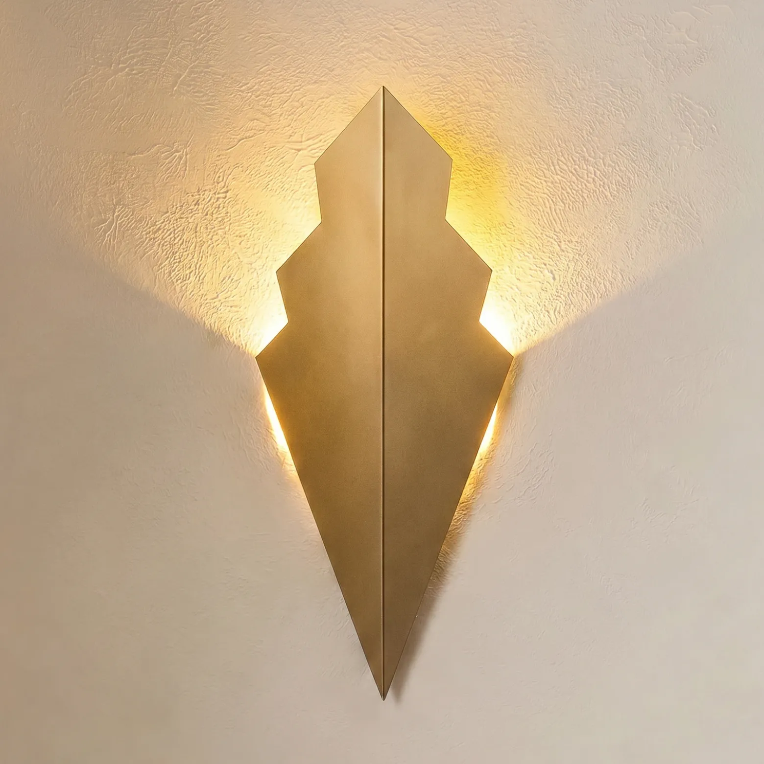 Aplique de pared ARROW, color dorado, altura 40 cm, metal, G9