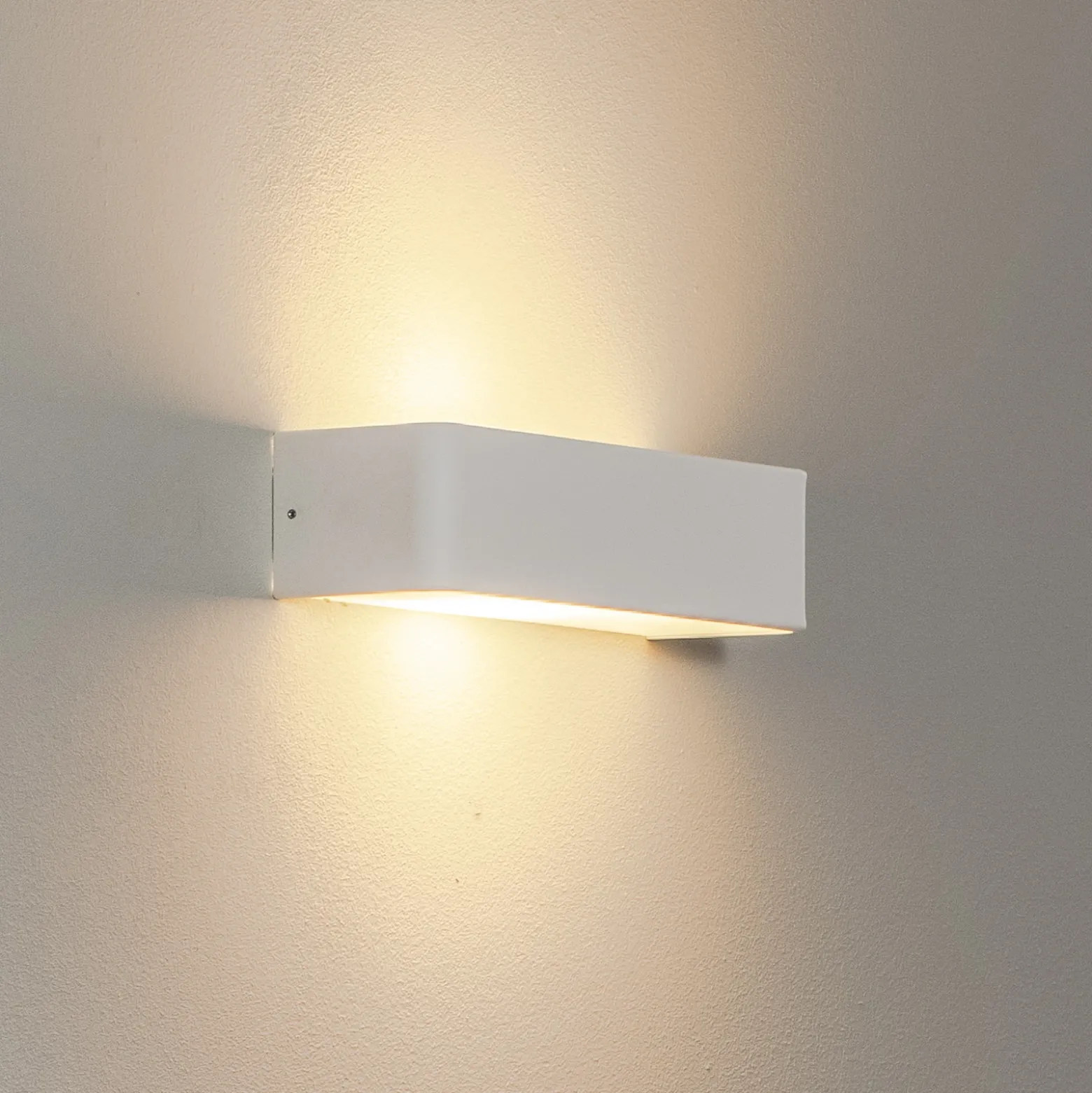Aplique de pared Atrato, blanco, acero, ancho 35 cm