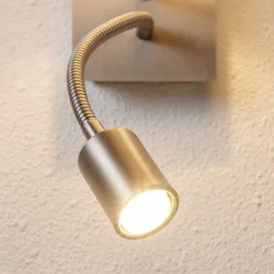 Aplique de pared Camilo de Lindby, color níquel, brazo de lectura LED, 28 cm