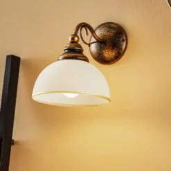 Aplique de pared Casale con pantalla de cristal
