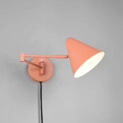 Aplique de pared Cosima, color albaricoque, saliente 54 cm, metal