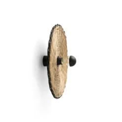 Aplique de pared Costas, negro/madera clara, ratán, Ø 40 cm