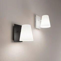 Aplique de pared Cult, blanco y negro, 11 cm de ancho, metal y tejido
