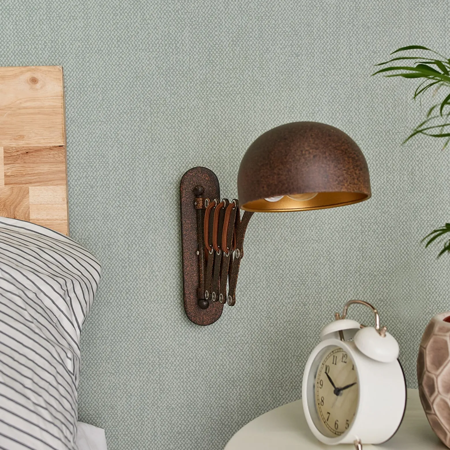Aplique de pared Curtis de Lindby, color óxido, ajustable, 57 cm, E14