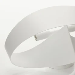 Aplique de pared de diseño blanco Scudo