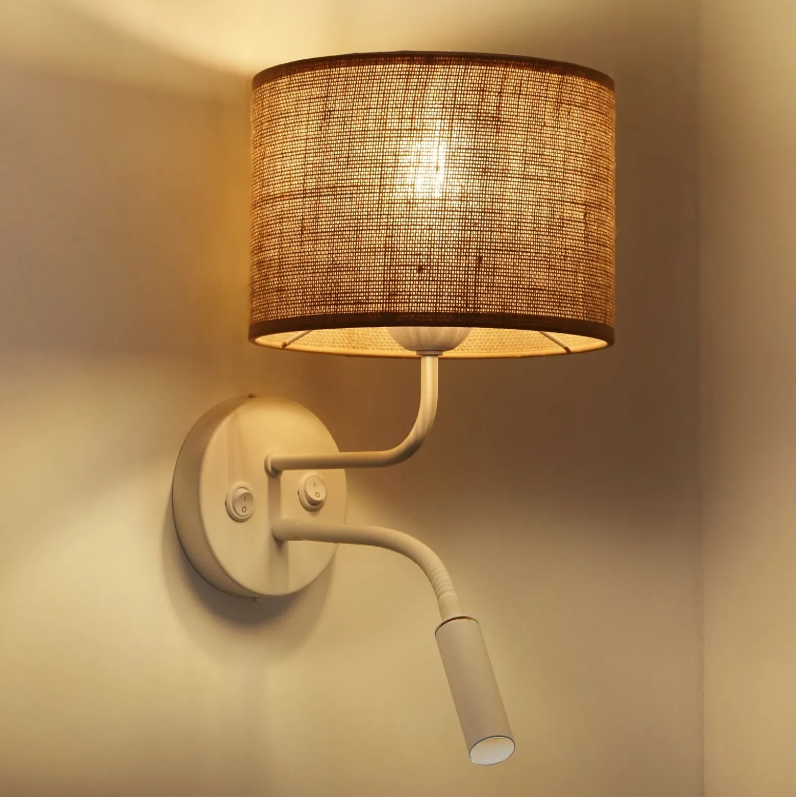 Aplique de pared de yute, marrón/blanco, tela, brazo de lectura