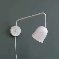 Aplique de pared Dyberg Larsen Manchester, blanca, saliente 45 cm