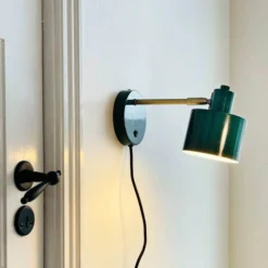 Aplique de pared Dyberg Larsen Ocean, verde oscuro, saliente 30 cm