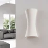 Aplique de pared Edon de Lindby, blanco, yeso, cóncavo, 30 cm
