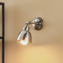 Aplique de pared Emoti, 1 luz, cromada