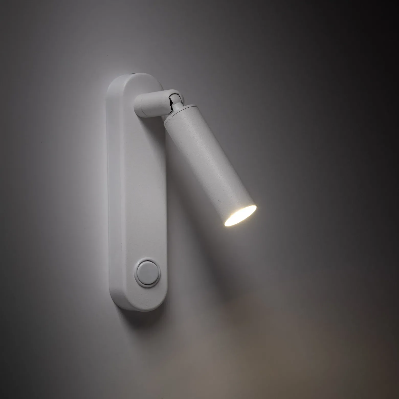 Aplique de pared Enzo Long, blanco, metal, 22 cm, regulable, G9