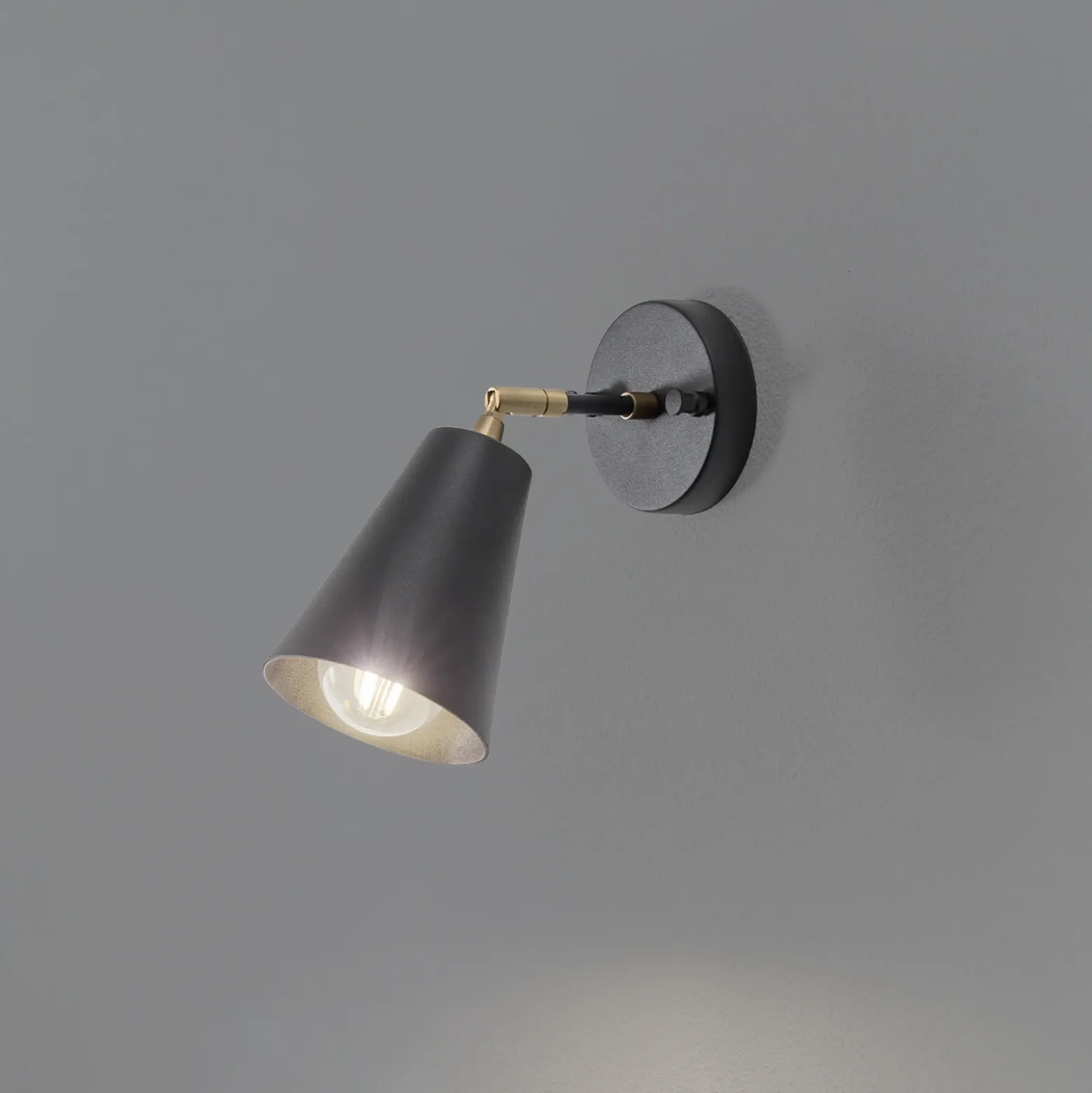 Aplique de pared Evander, negro/dorado, metal, altura 21 cm, E27