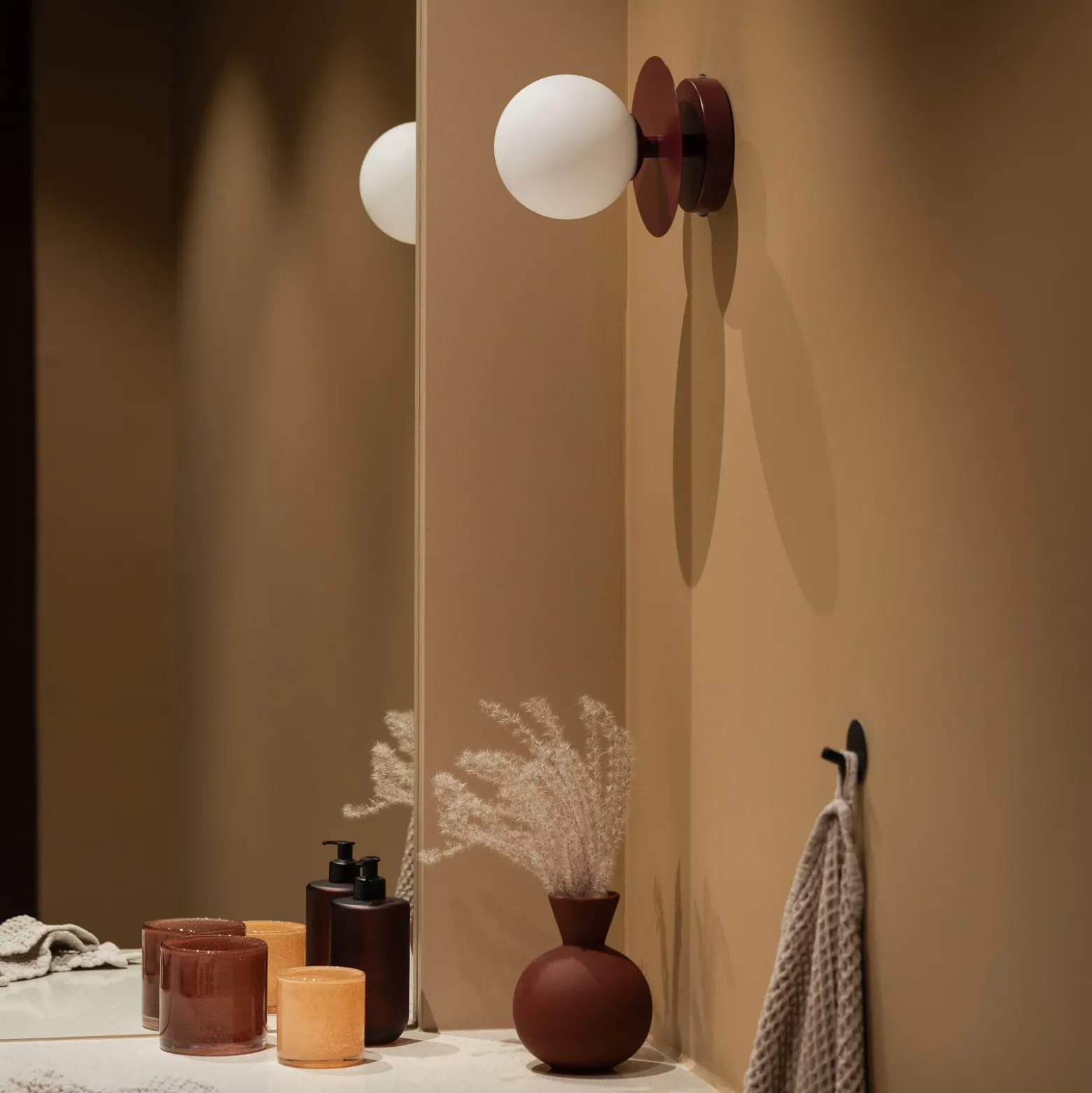 Aplique de pared Globen Lighting ART DECO burdeos/blanco, Ø 16 cm, IP44
