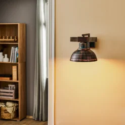 Aplique de pared Hakon, marrón óxido/madera natural