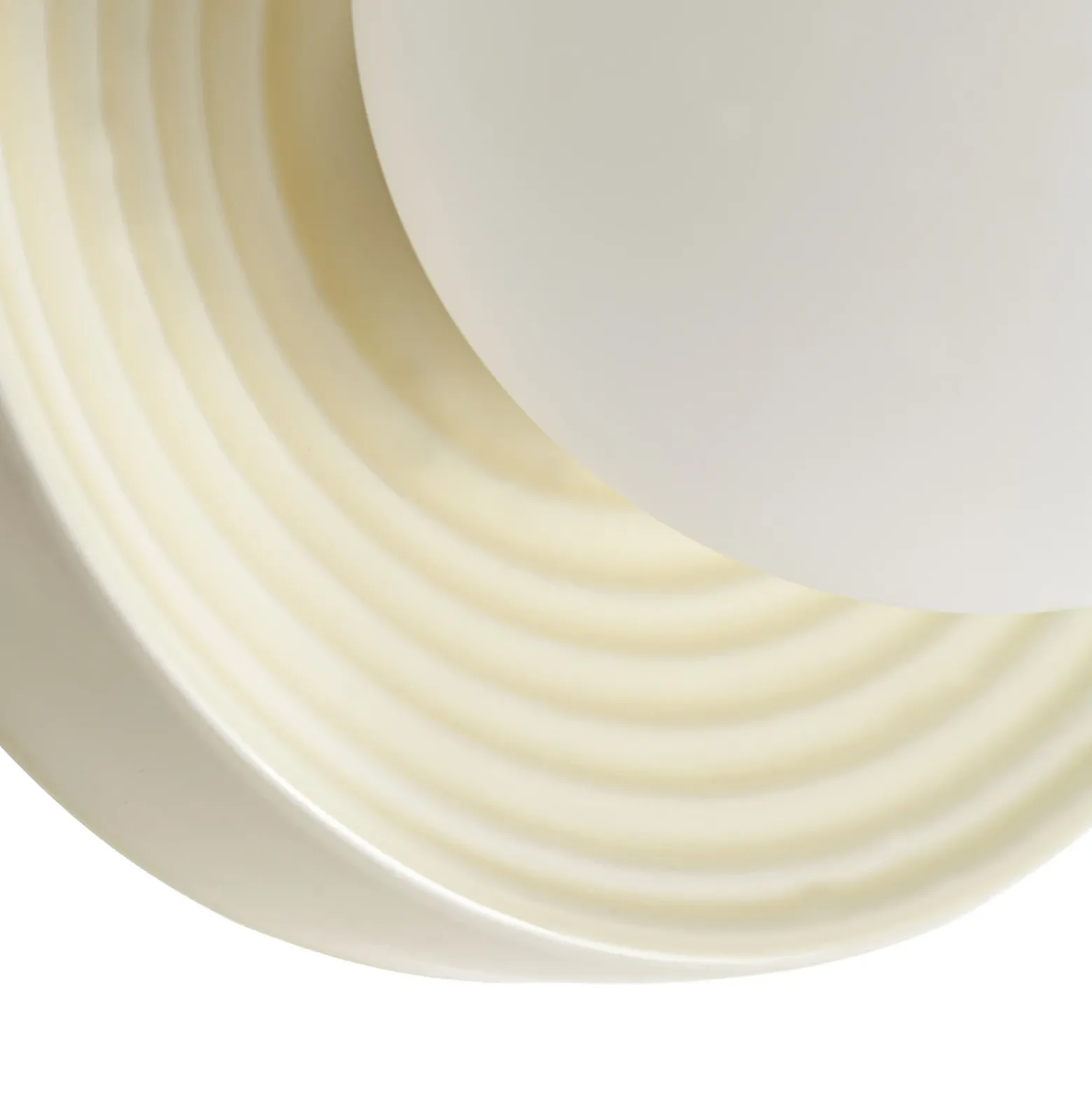Aplique de pared Harriet de Lindby, beige/blanco, cerámica, Ø 22 cm, G9
