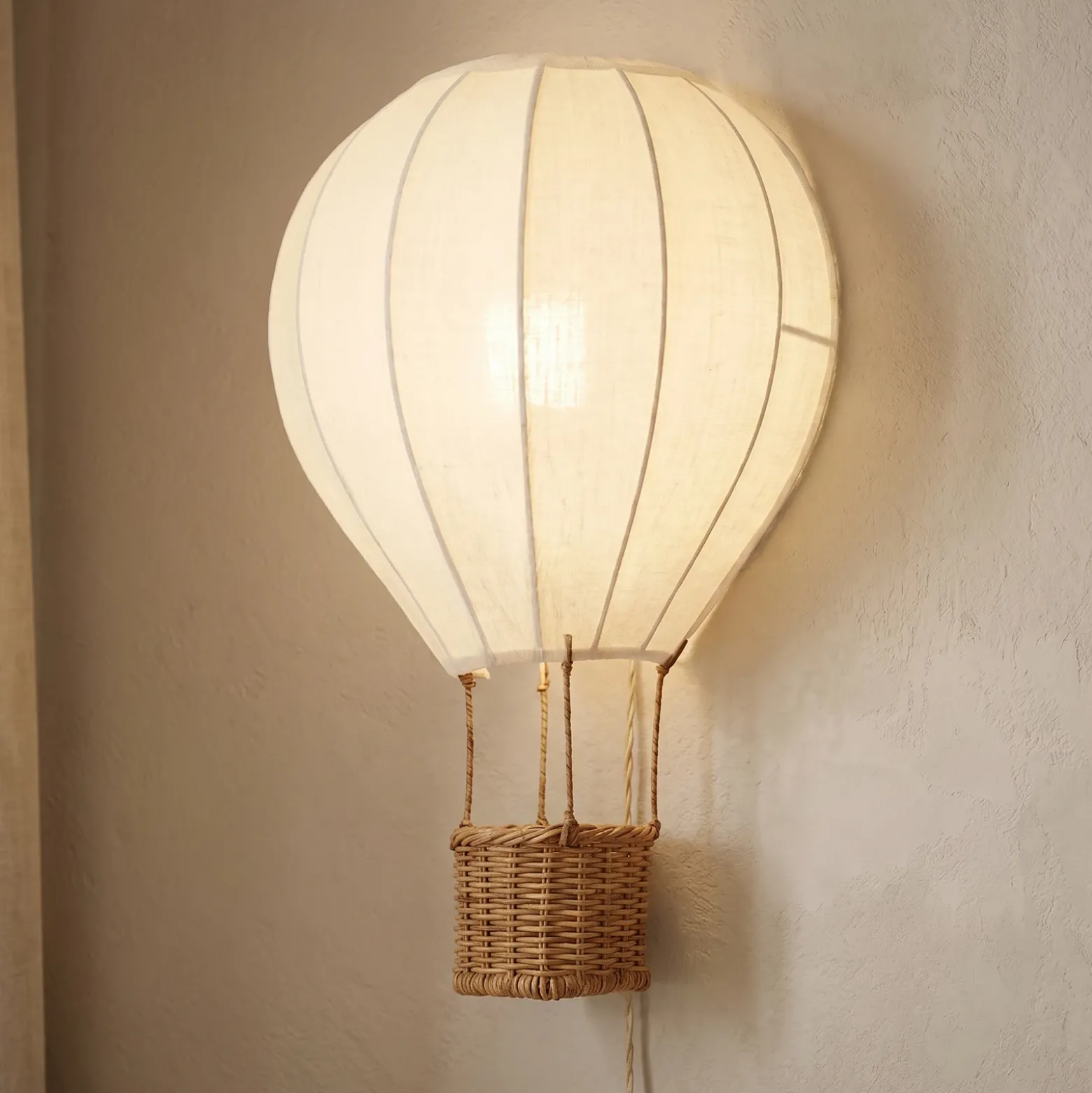 Aplique de pared infantil Lindby Aeris, beige, 44 cm, tejido, E27