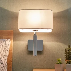 Aplique de pared Jettka con pantalla textil e interruptor