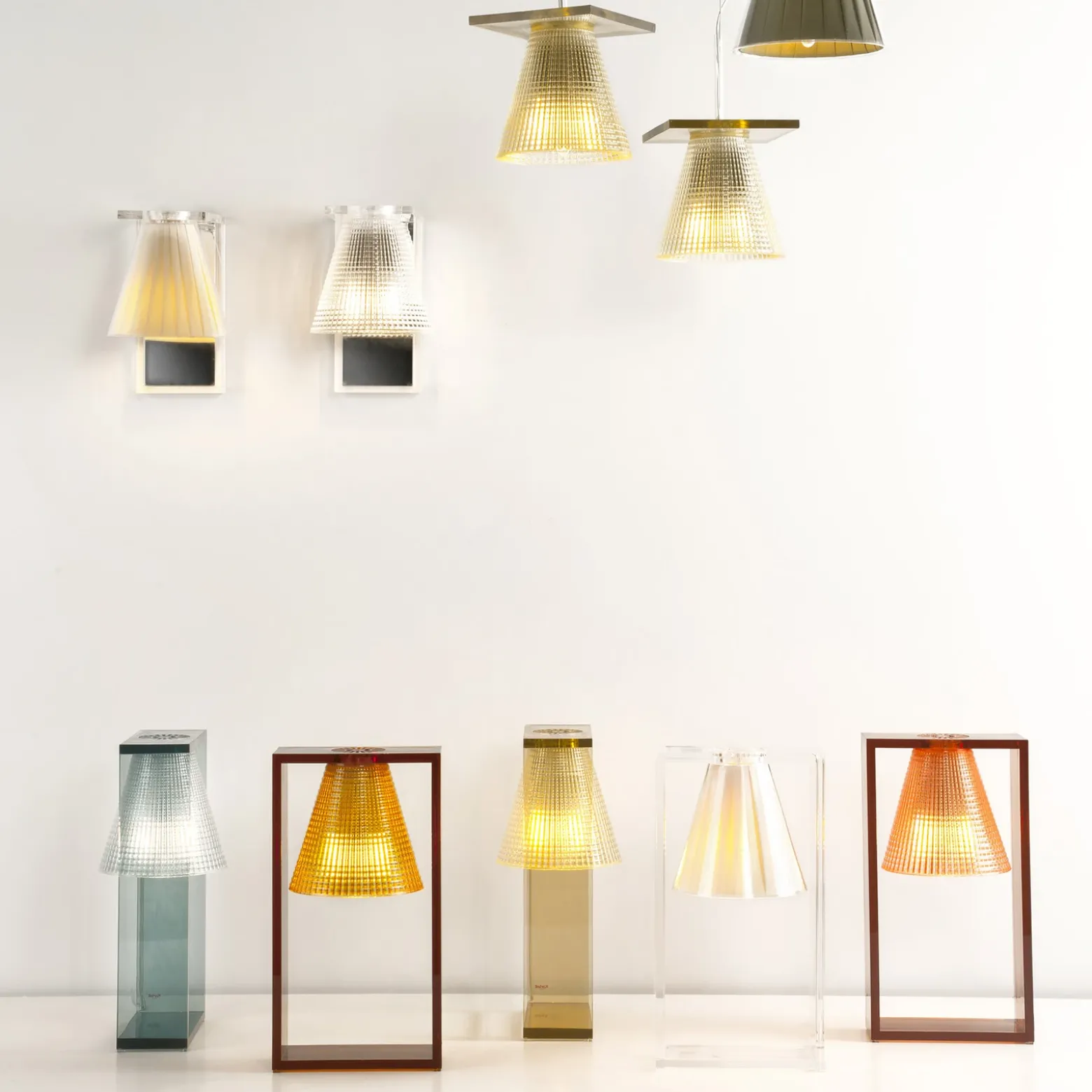 Aplique de pared Kartell Light-Air con pantalla de tela