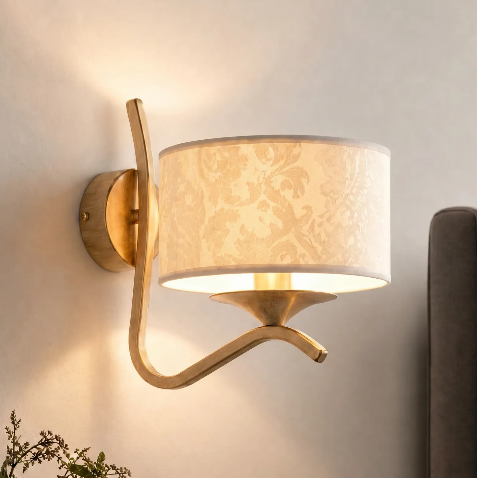 Aplique de pared Kaszmir Ecrie, dorado/beige, acero, tejido, E27