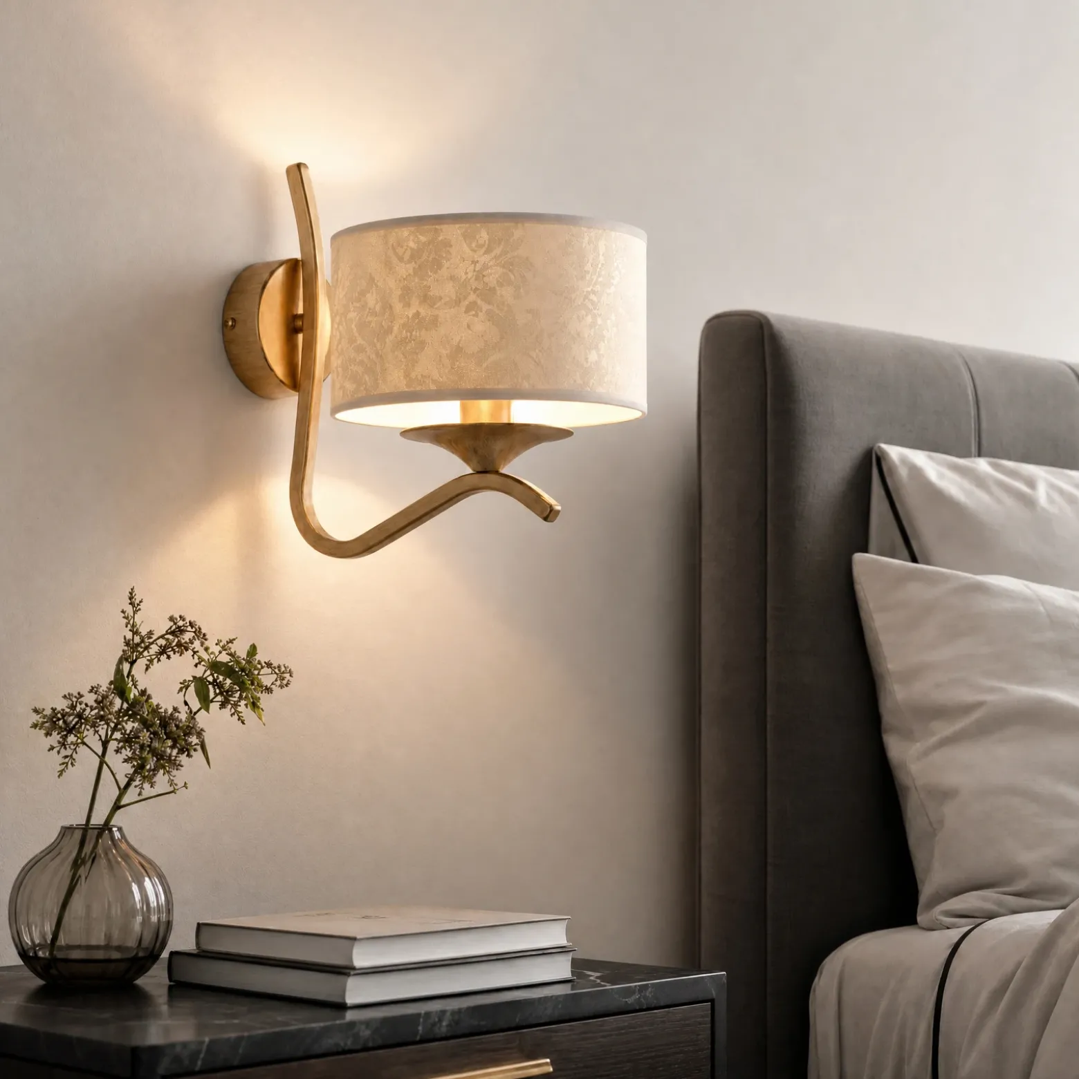 Aplique de pared Kaszmir Ecrie, dorado/beige, acero, tejido, E27