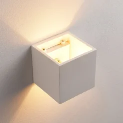 Aplique de pared Kay de Lindby, blanco, yeso, juego de 2 unidades