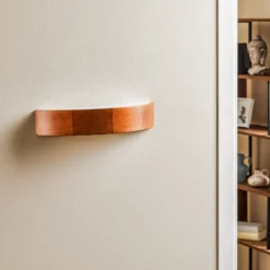 Aplique de pared Kerio, ancho 40,5 cm, pino rústico