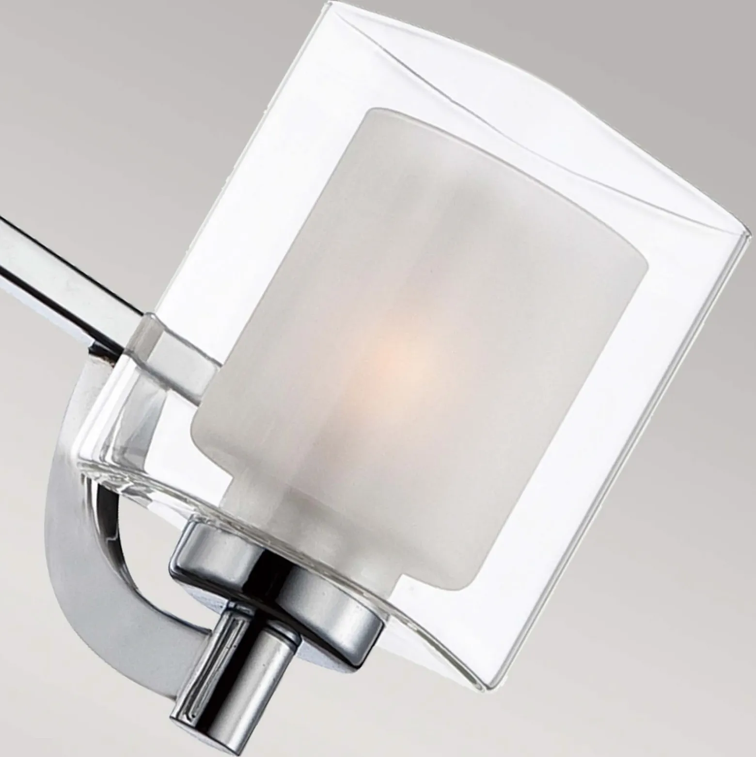 Aplique de pared Kolt IP44 con doble pantalla de cristal, 3 luces