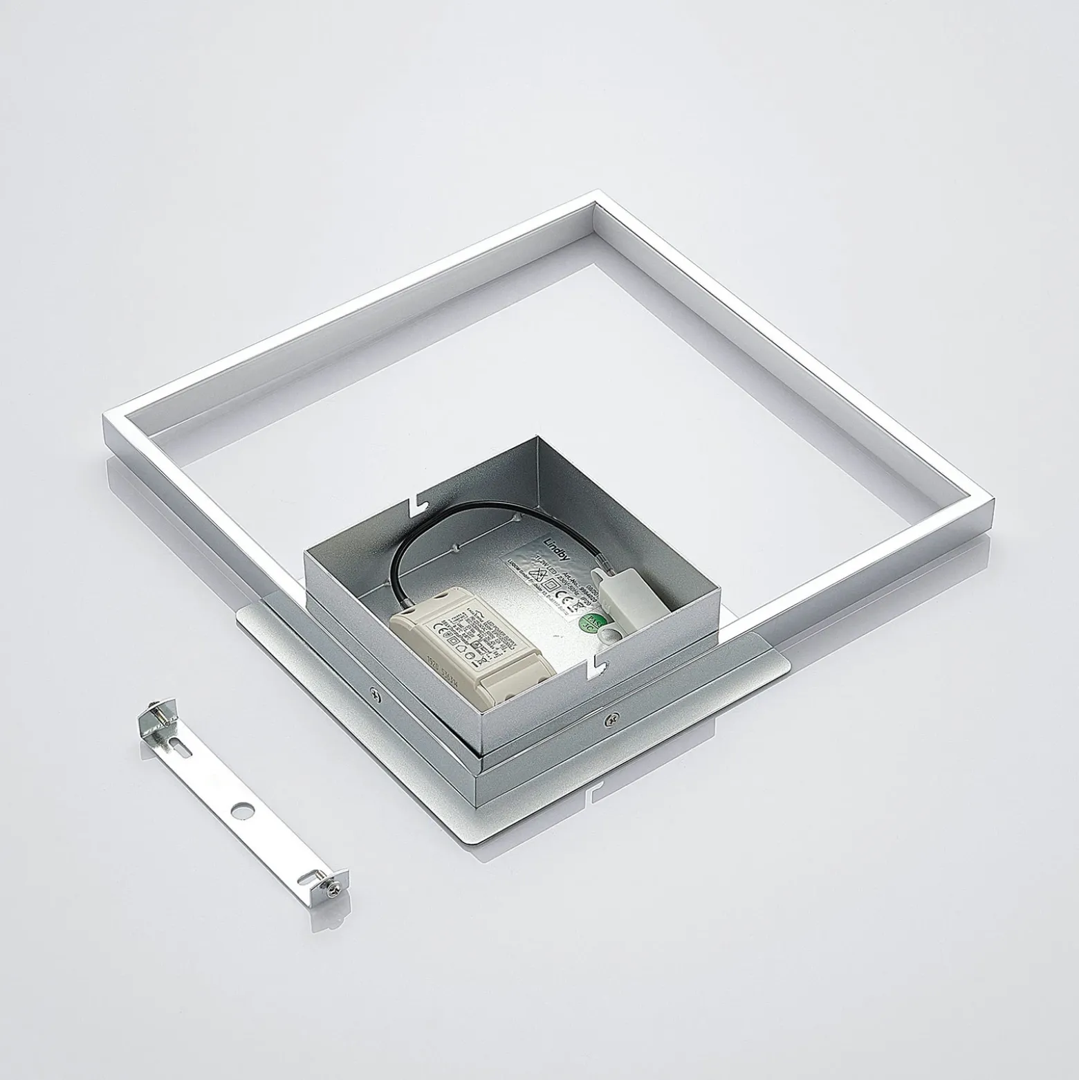 Aplique de pared LED Anays de Lindby, 32 cm x 32 cm, cromo/claro