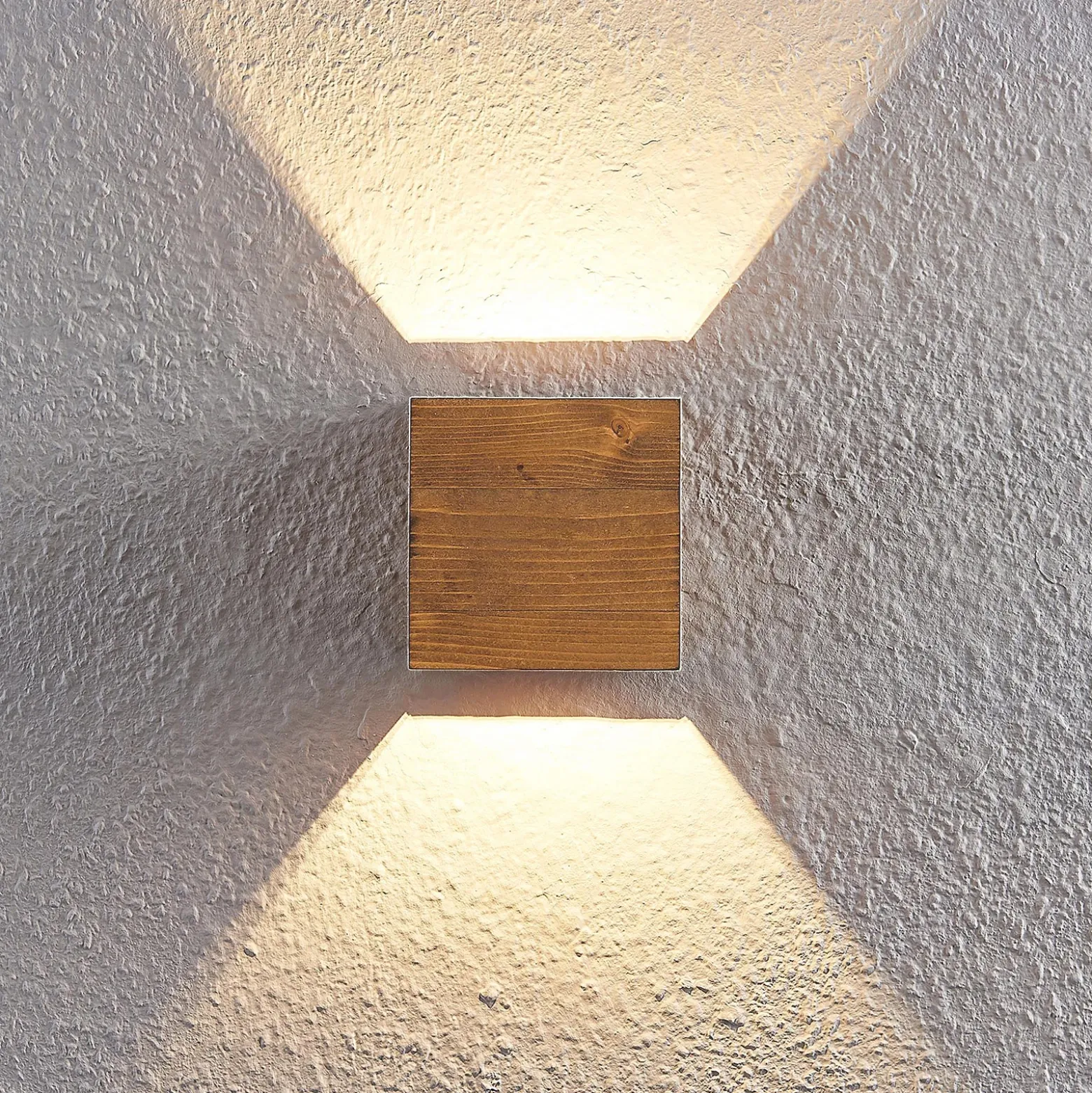 Aplique de pared LED Benicio de Lindby, 11 cm, angular, madera