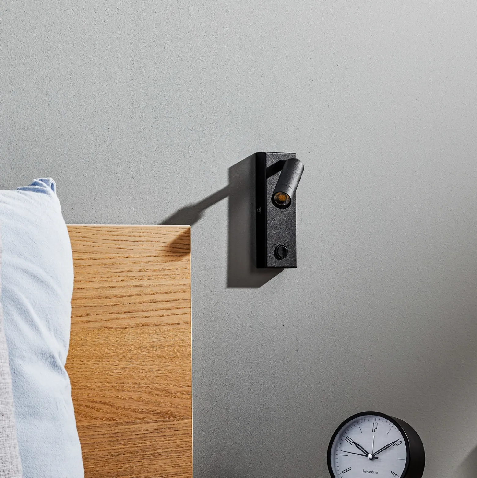 Aplique de pared LED Enzo angular con interruptor, negro