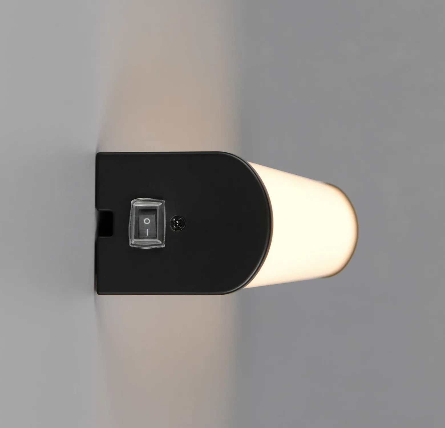 Aplique de pared LED Giacomo, 41 cm de ancho, negro, metal, IP44
