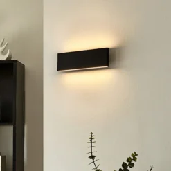 Aplique de pared LED Ignazia de Lindby, 28 cm, negro, metal, arriba/abajo