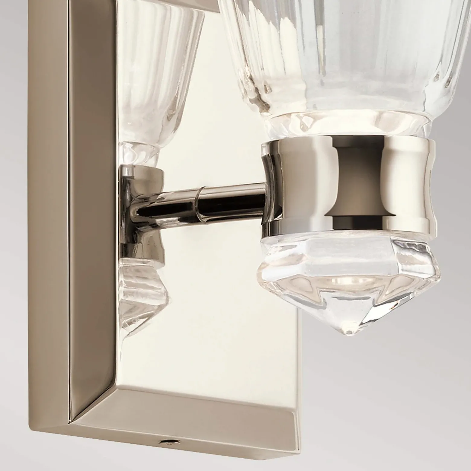Aplique de pared LED Kayva, IP44, 1 luz, níquel pulido