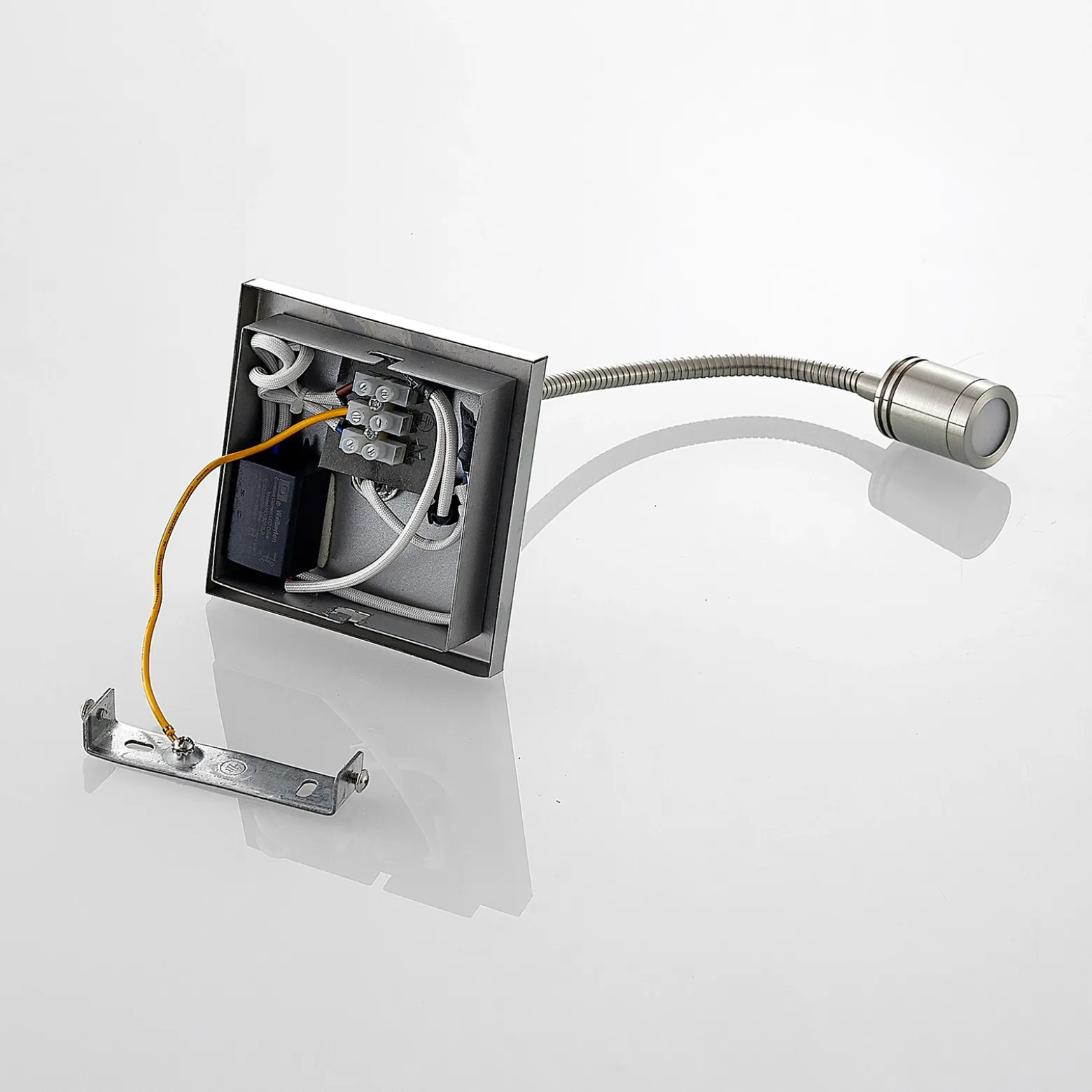 Aplique de pared LED Lindby Legera, 11 cm, color níquel, brazo flexible