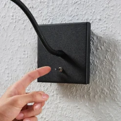 Aplique de pared LED Lindby Mayar, negro, metal, lámpara de lectura, 11cm