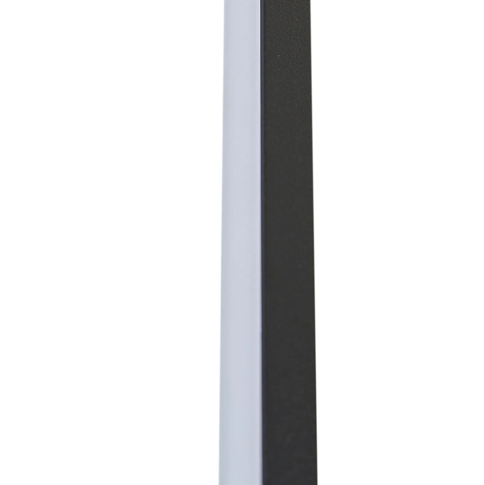 Aplique de pared LED Lindby Natsumi, negro, aluminio, 90 cm