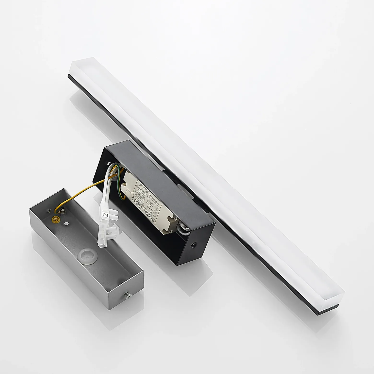 Aplique de pared LED Lisana de Lucande, horizontal, 46 cm, IP44