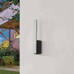 Aplique de pared LED Lisana de Lucande, vertical, IP44