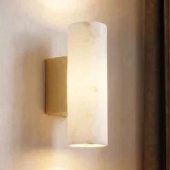 Aplique de pared LED Lucande Tavira, alabastro, luz hacia arriba/hacia abajo