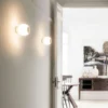 Aplique de pared LED Moy en dorado con pantalla de cristal