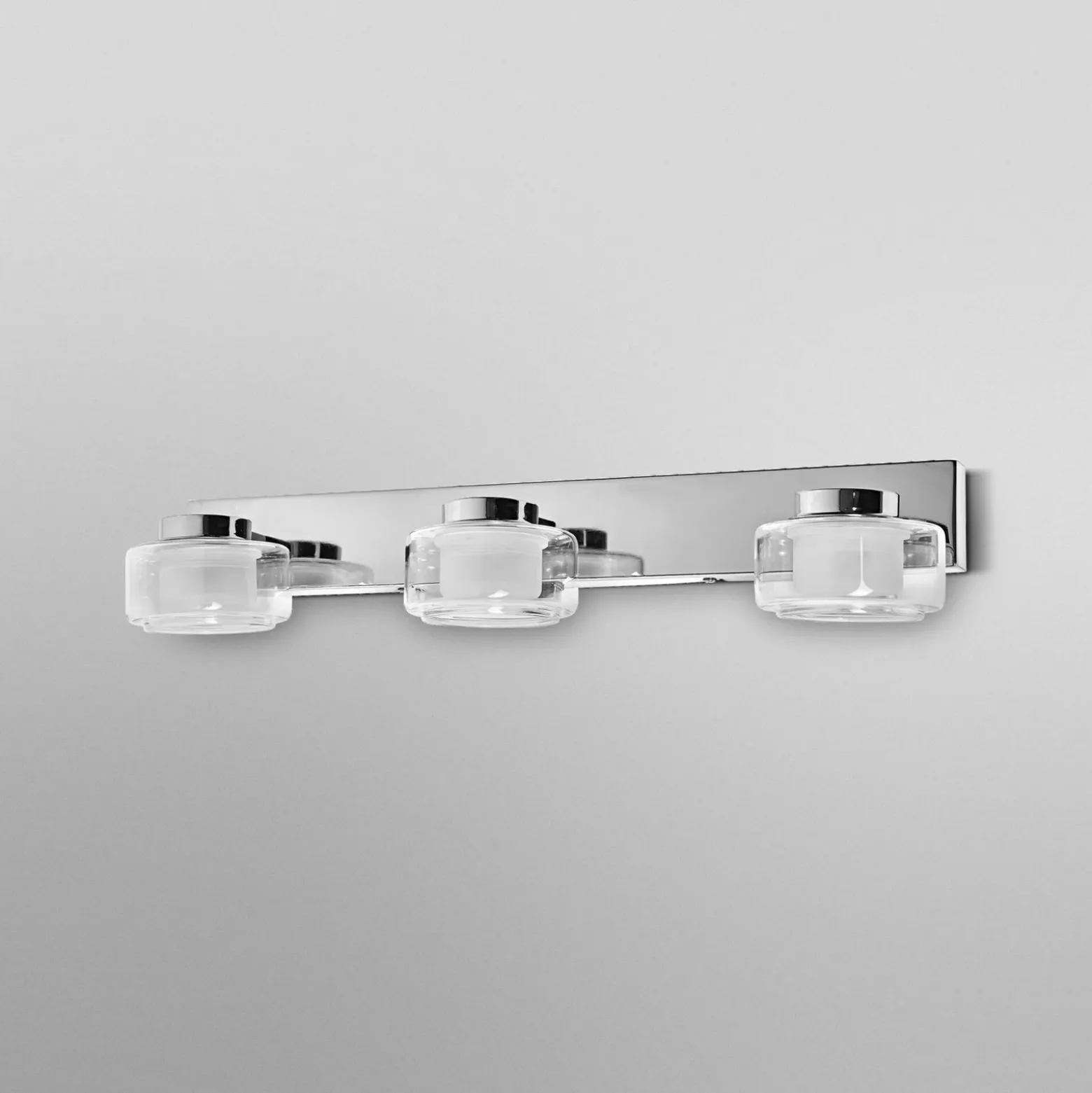 Aplique de pared LED ORBIS FLAME de OSRAM, cromada, 3 luces, CCT, IP44